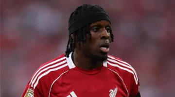 فريمبونج يصف لاعب ليفربول أسطورة كبيرة.. شرف اللعب معه في الملعب